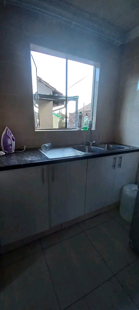 Open plan kitchen / lounge
.  1 bedroom with  in Kibler Park
