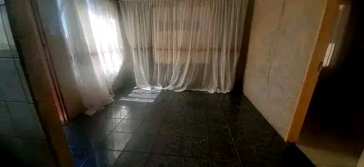 Full house  in extension 4
with:
2 bedroom   in Ebony Park