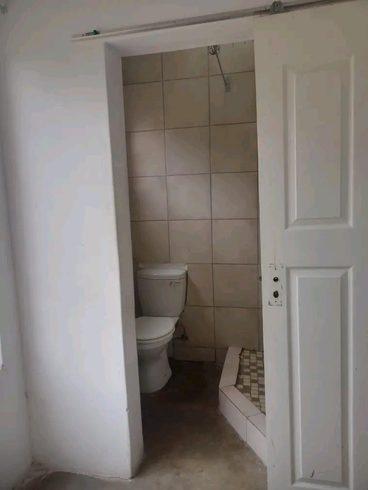An open bachelor with fitted kitchen, bathroo  in Norkem Park