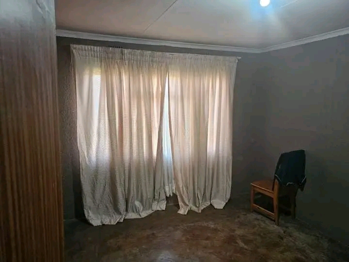 Four room cottage to rent available

-tiled  in Difateng