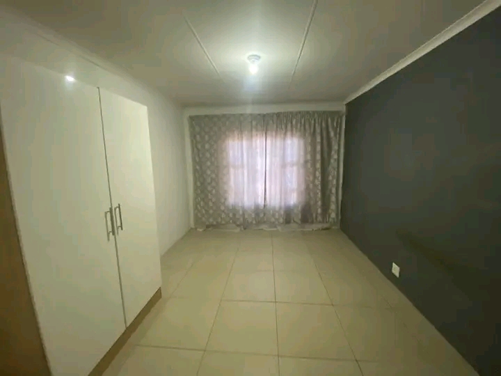 ⚠️beautiful 3 bedroom corner house for re  in Vosloorus