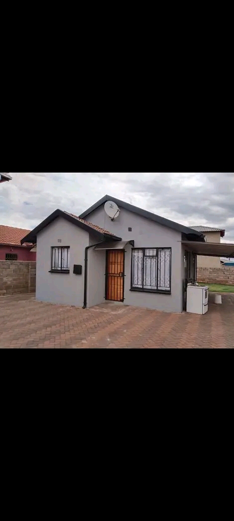 Beautiful stand alone house to rent in ext 31  in Vosloorus