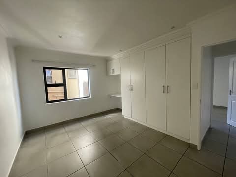 2 x 2 bed 1 bathroom 
pre paid water 
pre p  in Edenvale