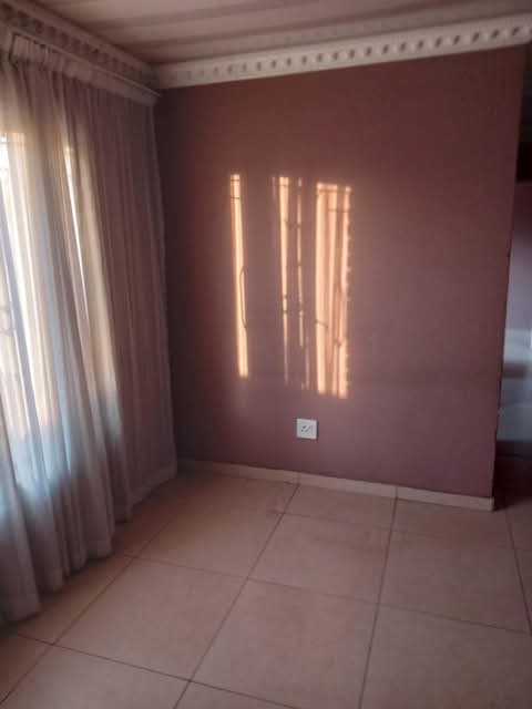3 bedrooms house with a fitted kitchenette, f  in Birch Acres