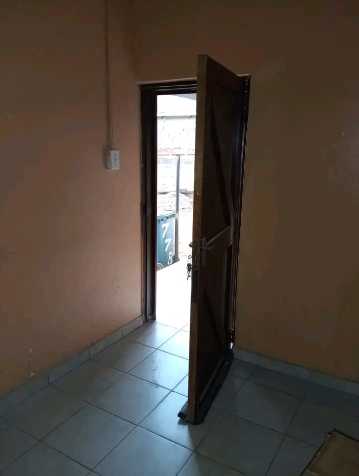 Standard room available at  tsoaing street ex  in Chiawelo