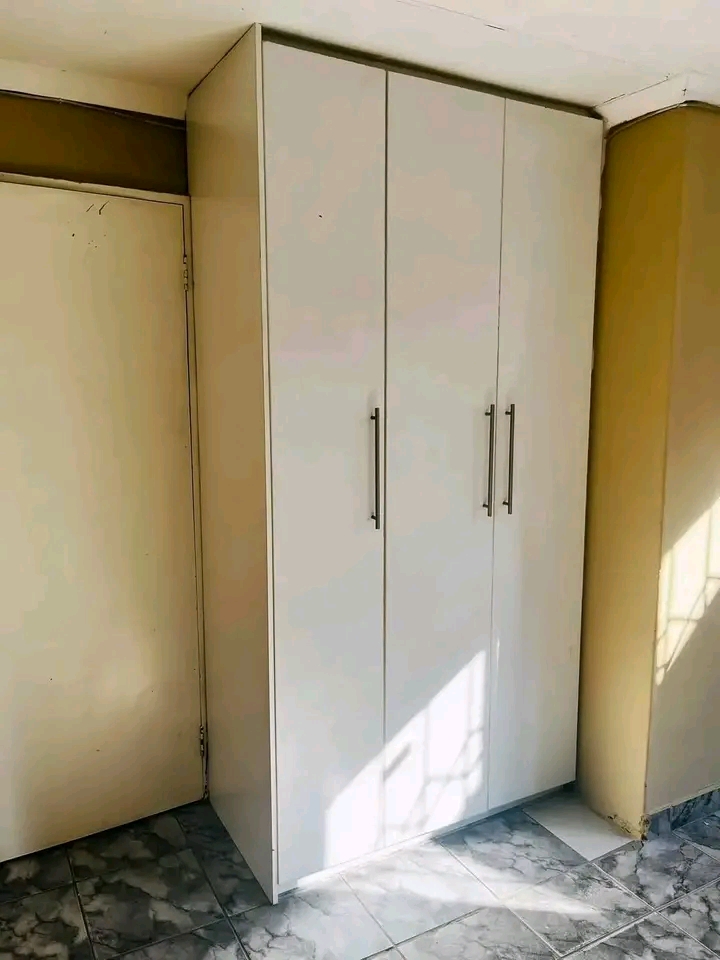 Room for rent
payment details:
- rent: r230  in Birch Acres