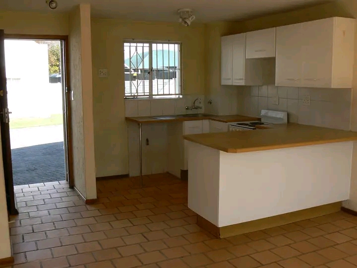 1 bedroom duplex unit available in johannesbu  in Lyndhurst