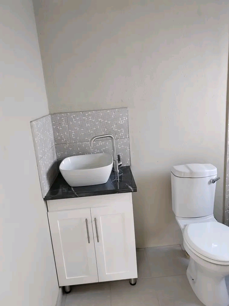 Spacious and modern bachelor apartment for re  in Vosloorus