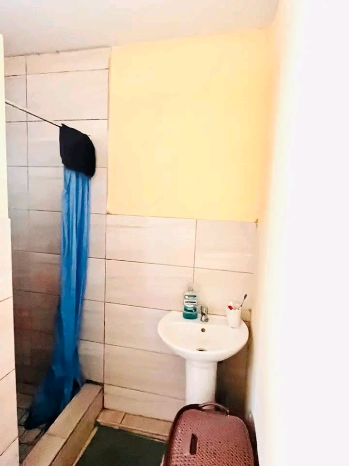 2x bachelor room available from the 1st of de  in Olievenhoutbosch