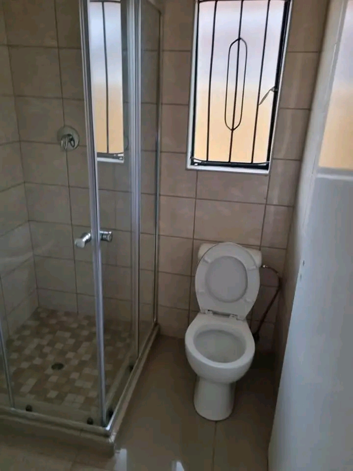 Cottage room available at hospital view bedro  in Tembisa