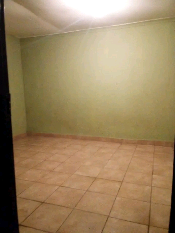 4 rooms available not far from usave side kid  in Orlando East
