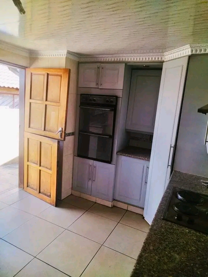 House to rent available immediately
nb: 100�  in Vosloorus
