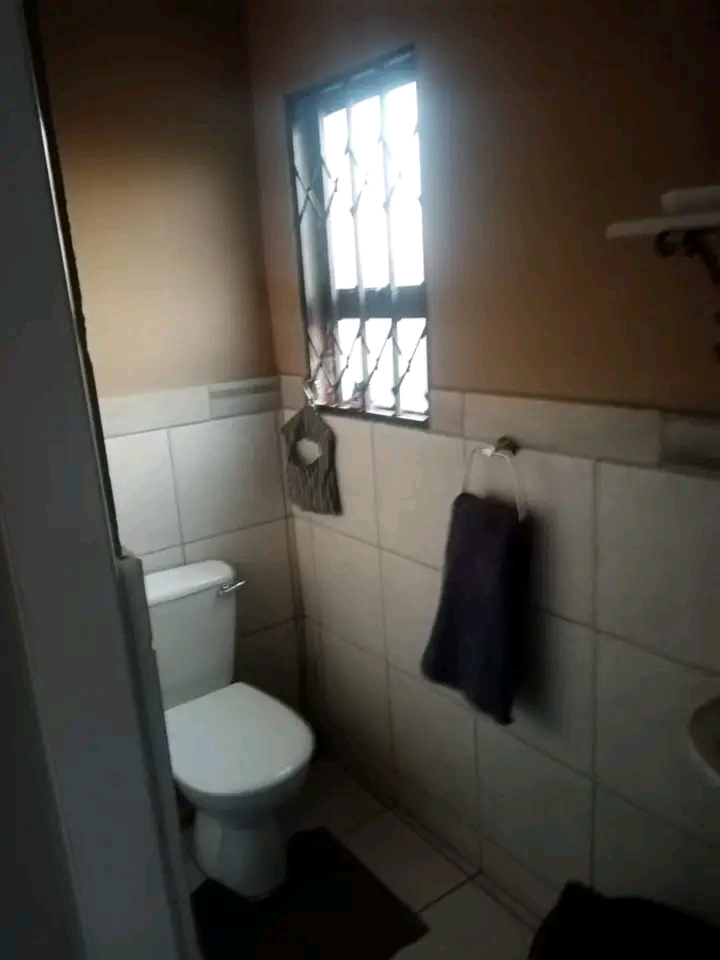 Bachelor to rent for r2500pm+deposit,free wi-  in Spruitview