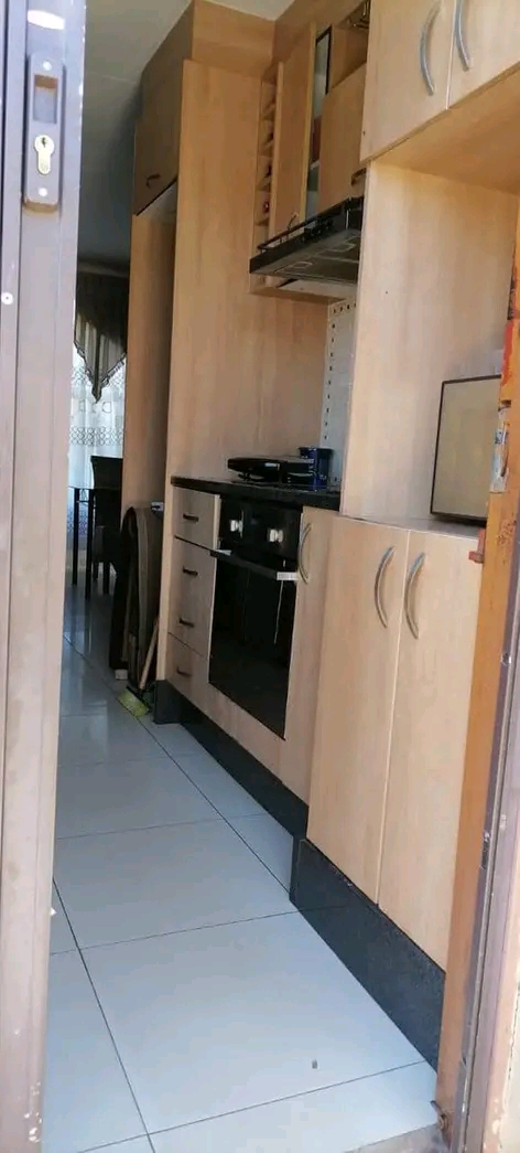 2 bedroomed house available to rent
fitted k  in Dawn Park