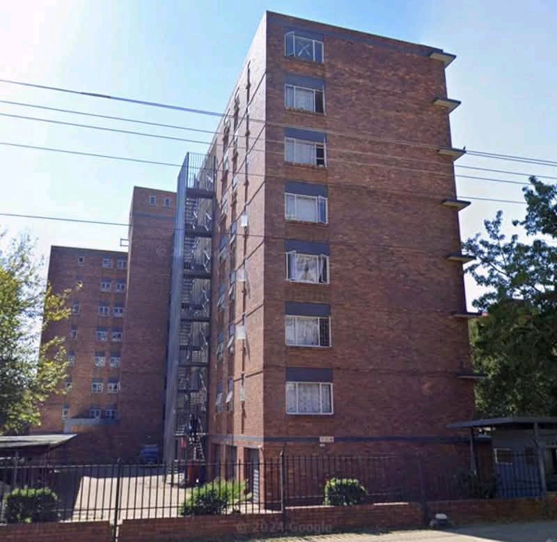 70 vos and spuy r2500 electricity prepaid car  in Sunnyside