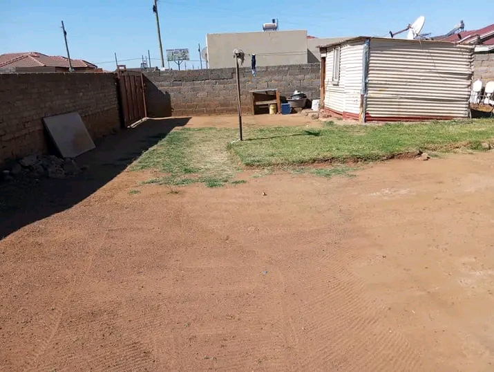 2 room rdp house, with an outside and inside   in Primrose