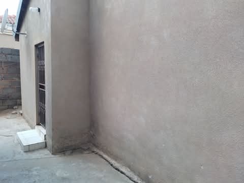 3 bedroom house available for immediate occup  in Pimville