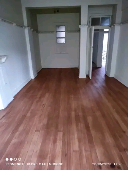 Good afternoon looking for a flat to rent a c  in Berea
