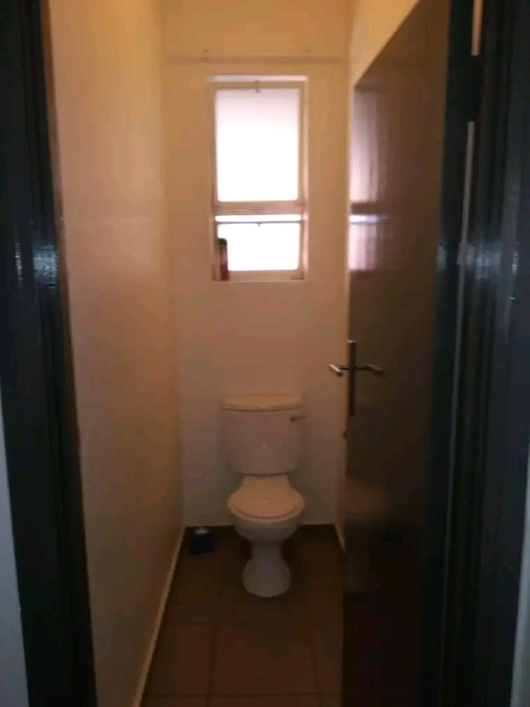 Room available in nedholm flats plus free wif  in Sunnyside