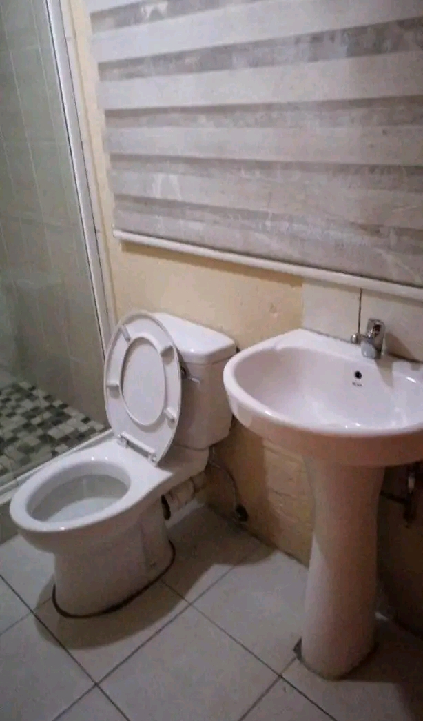 En suite available in zone 2... opposite zone  in Meadowlands