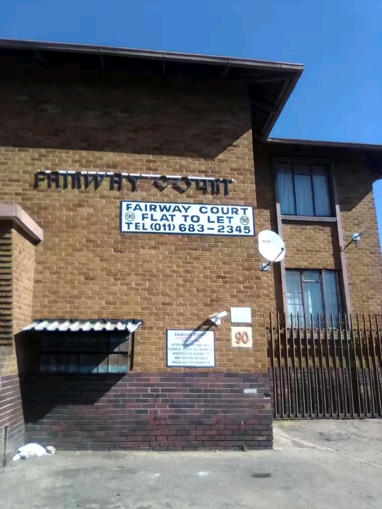 Fairway court, beaumont str, west

r3250 p/  in Turffontein