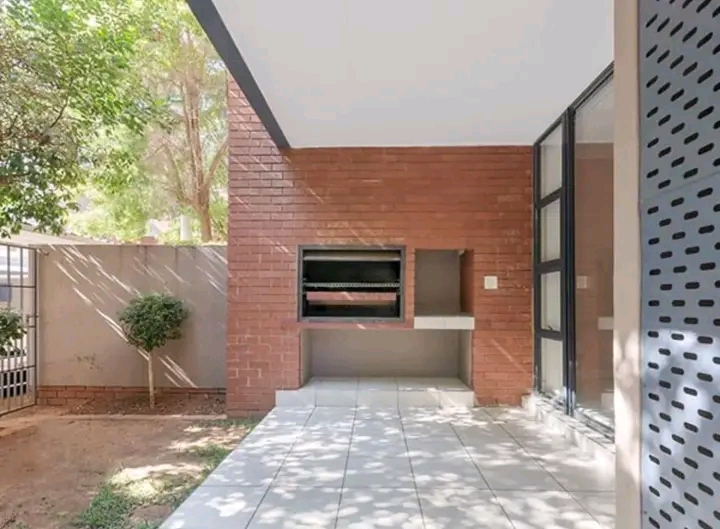 Rental in madison square, morningside!
2 bed  in Sandton