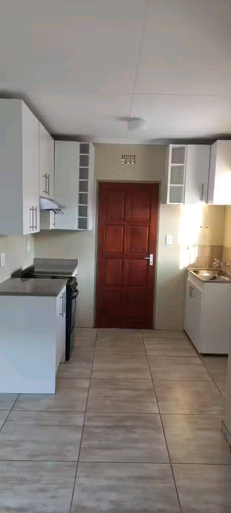 House to let ext 35 available from the 1st of  in Riverside View