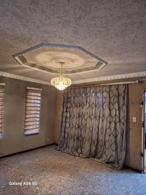 House available immediately at ext2
4500 dep  in Vosloorus