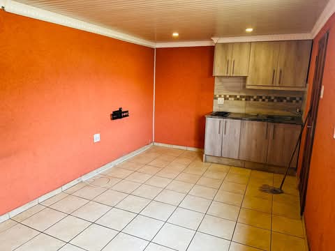 Bachelor available from the 1st of march. ext  in Vosloorus
