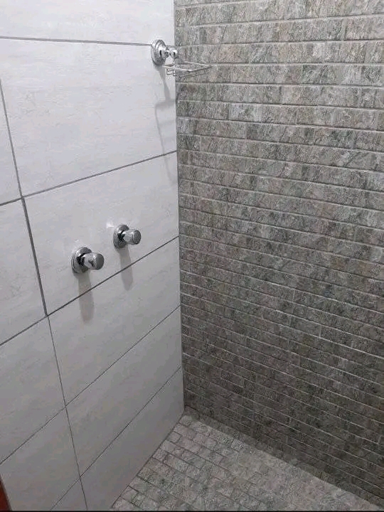 Area:ext 2
rental price:r1780 plus deposit
  in Vosloorus