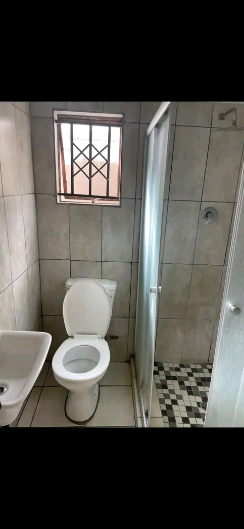 Spacious room available for rental at dube. p  in Dube