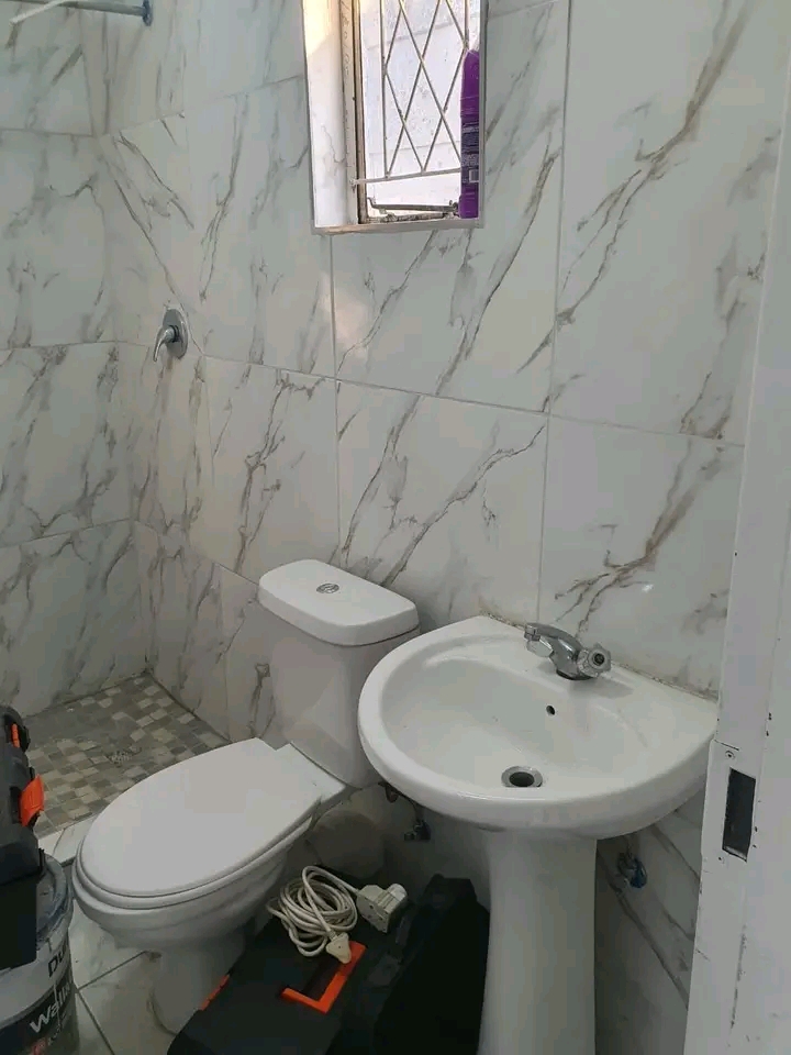 Cottage. beautiful and secure 1 bedroom cotta  in Kew