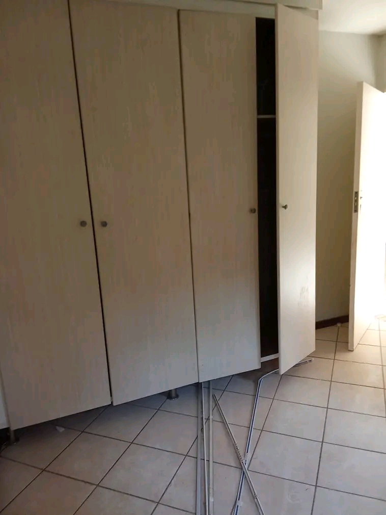 Newly renovated 2 bedroom in crescendo r7500   in Midrand