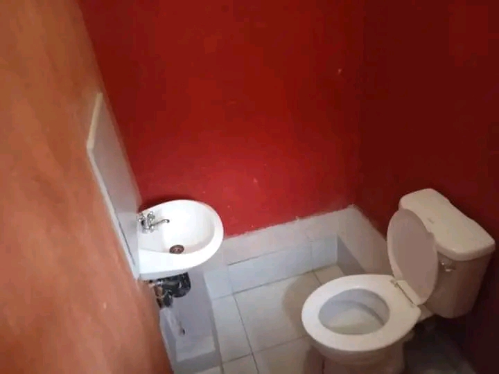 Specious bachelor to rent available at difate  in Tembisa