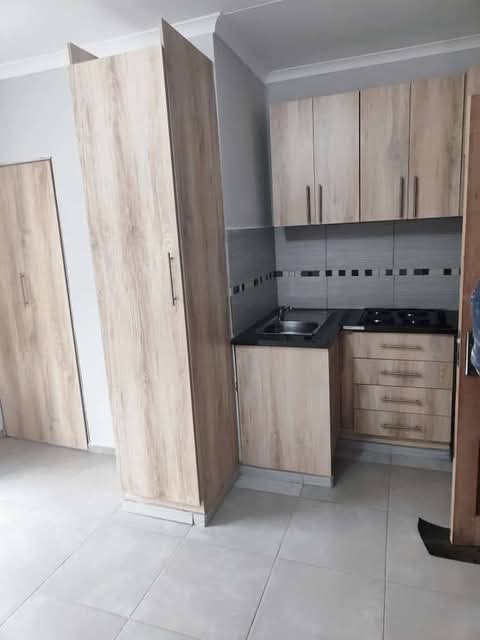 Rental not next to mall 
open plan 
r3900 p  in Birch Acres