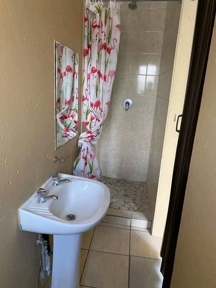 1 bedroom bachelor  available to rental immed  in Orlando West