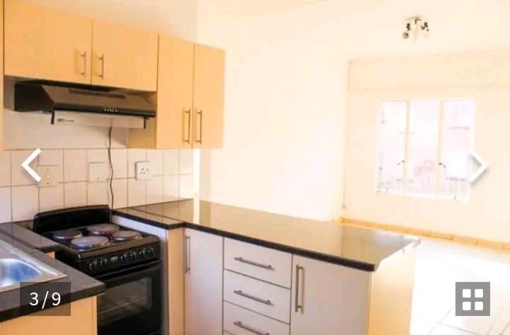 Single room available for 1 person -
its a 2  in Kempton Park