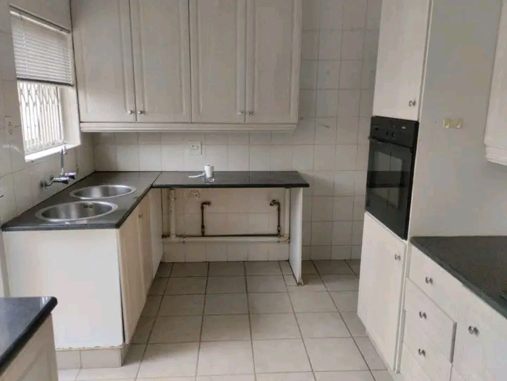Rooms to let in 6 camelia street. parking is   in Wychwood
