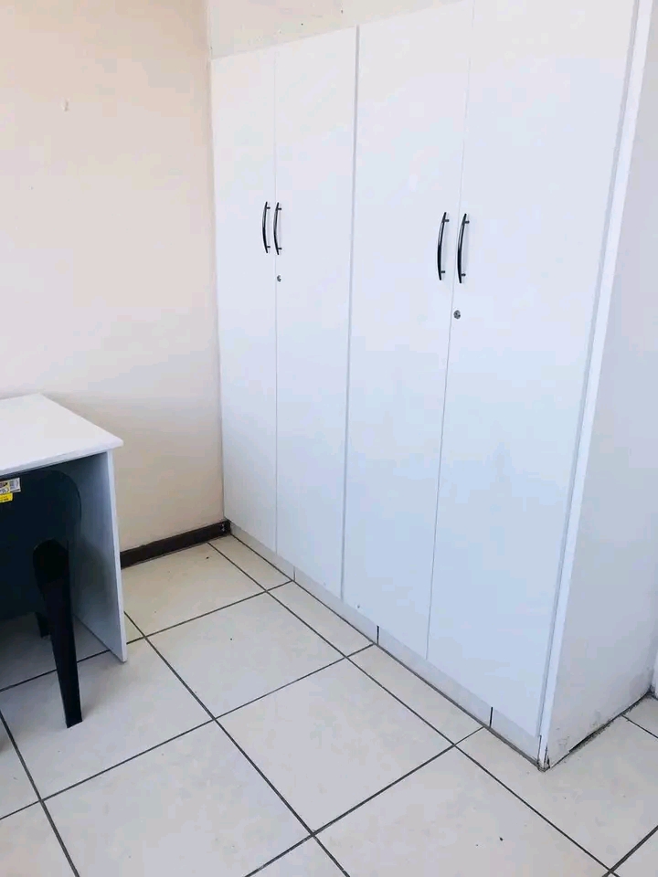 Female accommodation
single room available   in Bryanston