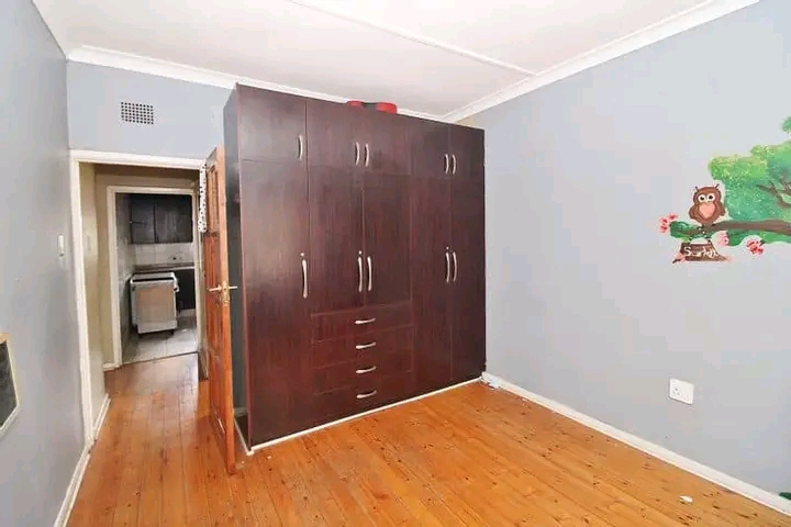 This beautiful 3 bedroom, 1 bathroom, kitchen  in Germiston
