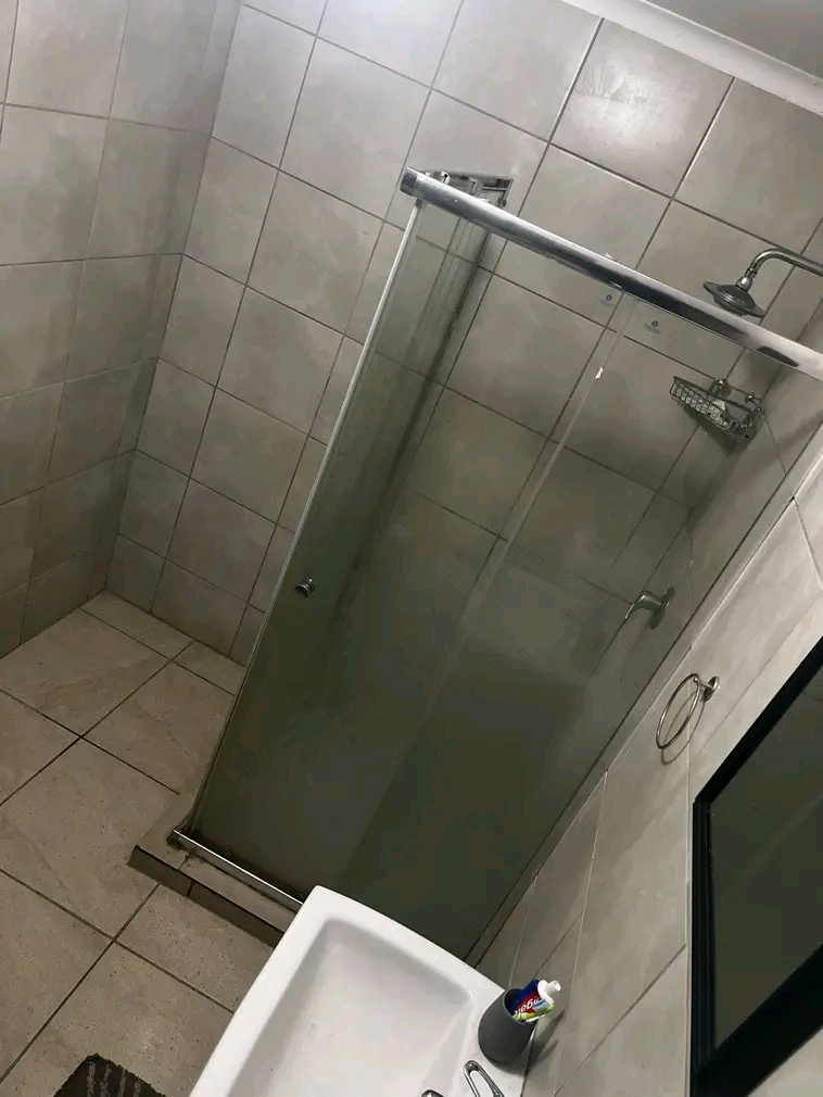 Rental 2 bedroom 
en-suit
r6000 pm
r6000 d  in Norkem Park