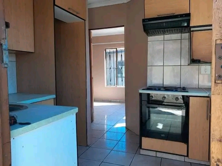 One bedroom cottage available immediately to   in Vosloorus