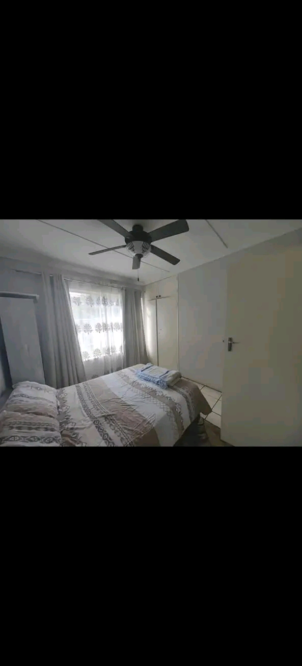 3 fitted bedrooms house,fitted kitchen, loung  in Norkem Park