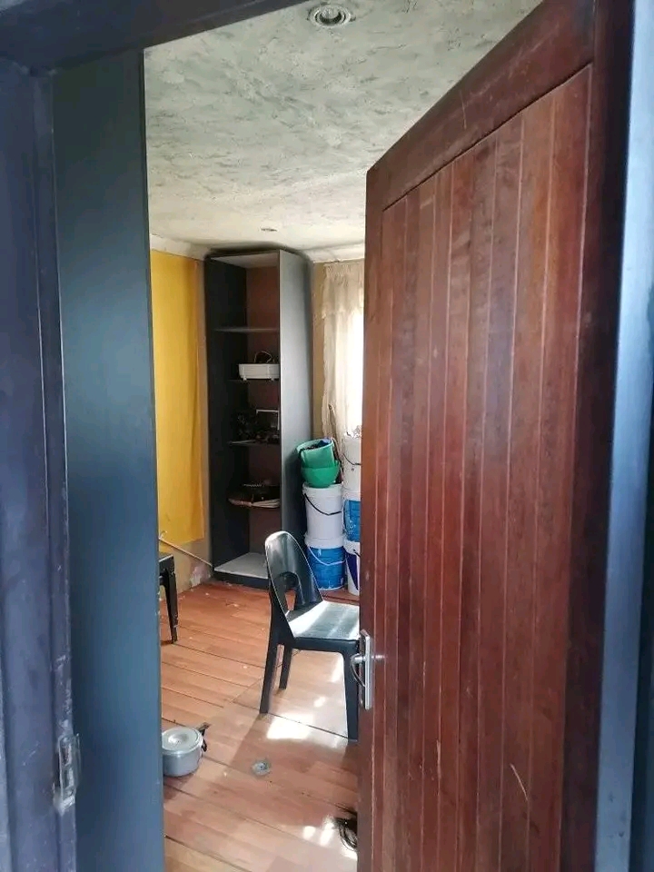 Room to rent phase 2 near tanken
064 5095371  in Braamfischer