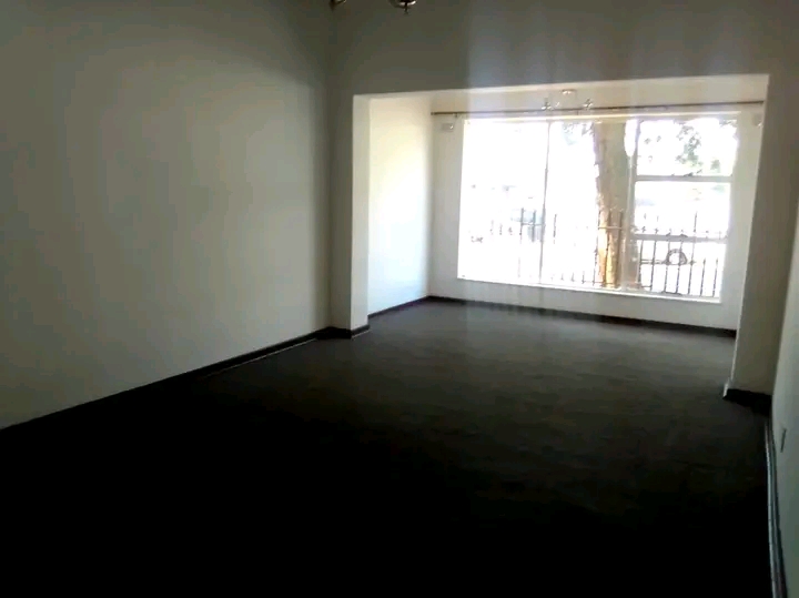 Spacious 2bed ground floor flat available for  in Turffontein