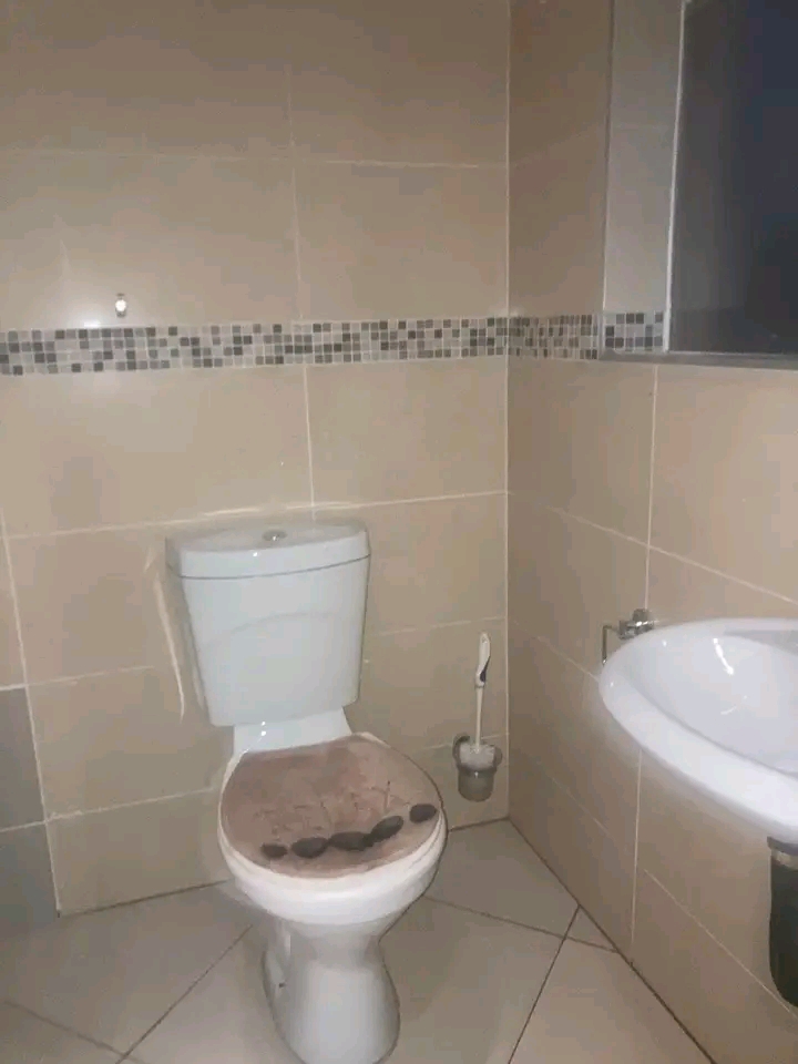 One bedroom apartment available in churchhill  in Primrose
