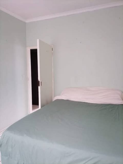 To rent in ext 5. 
3 bedrooms with bics.
1   in Ennerdale