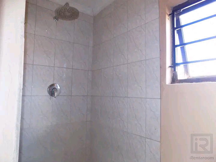 Beautiful ensuite room available to rent
ren  in Protea Glen