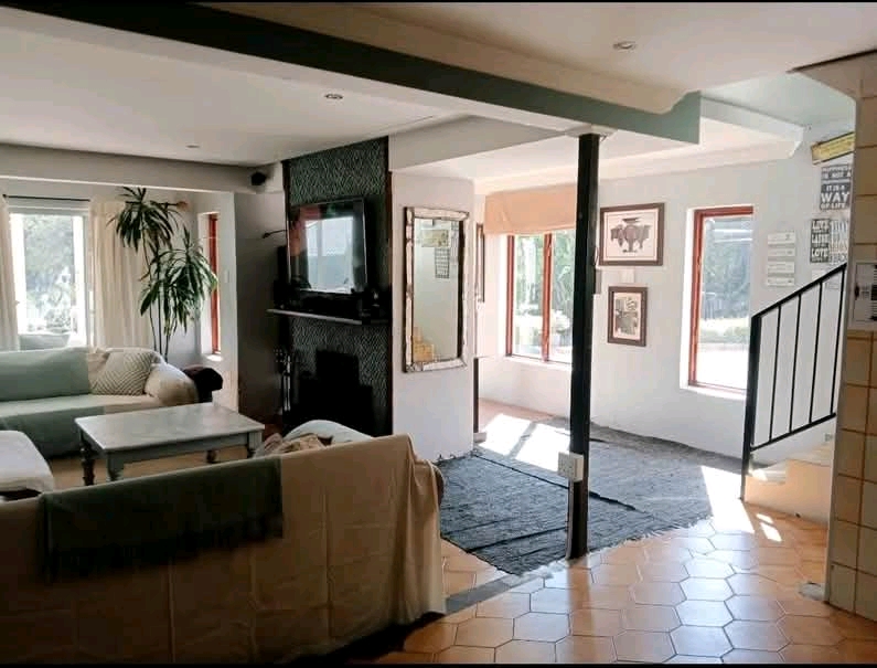 A stunning fully furnished 4 bed and 3 bath s  in Randburg