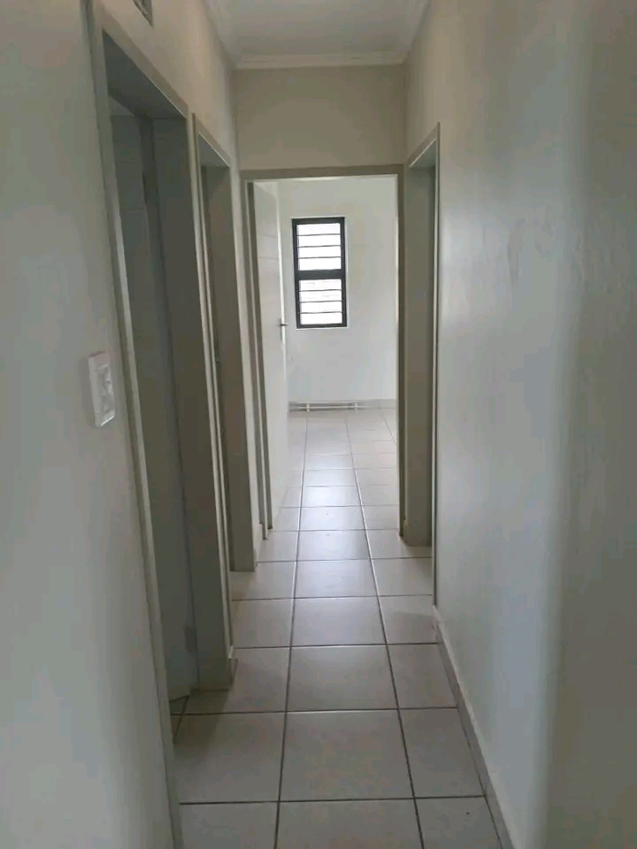 3 bedroom house to lease in 44 for r6500

f  in Soweto